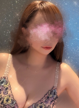 新人　梓（あずさ）