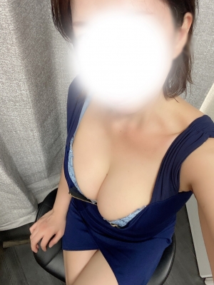 新人　楓（かえで）